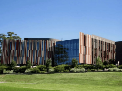 探秘澳洲麦考瑞大学：优势、排名与入学指南！